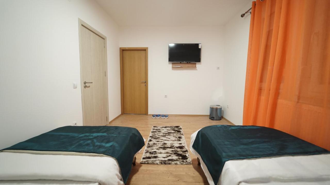 Madigan'S Hotel Kosovo Polje المظهر الخارجي الصورة