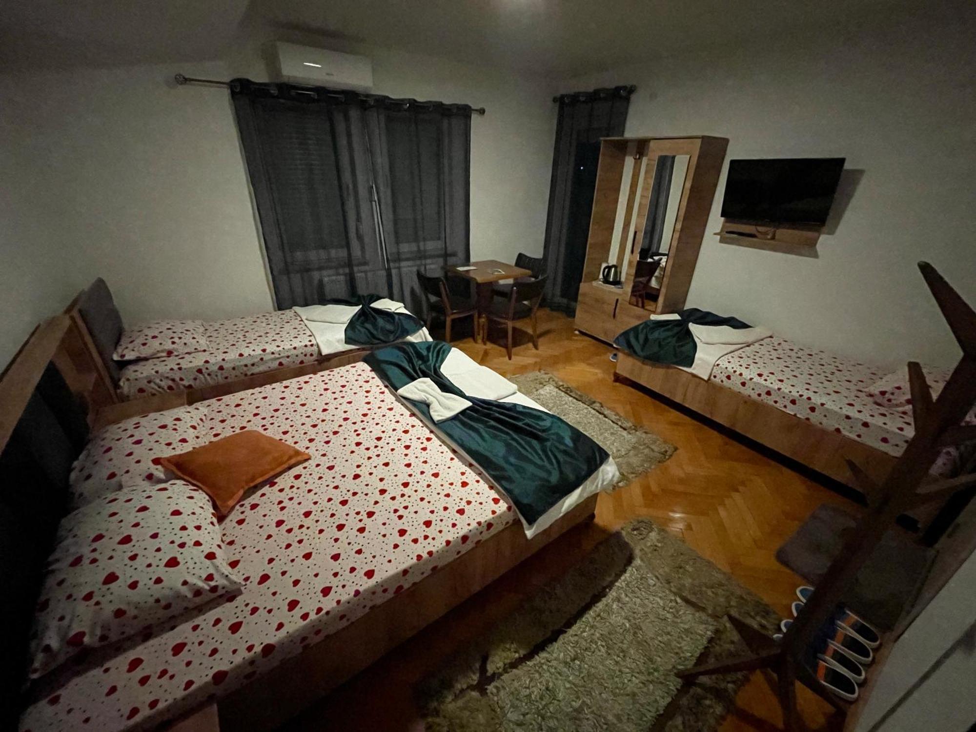 Madigan'S Hotel Kosovo Polje المظهر الخارجي الصورة