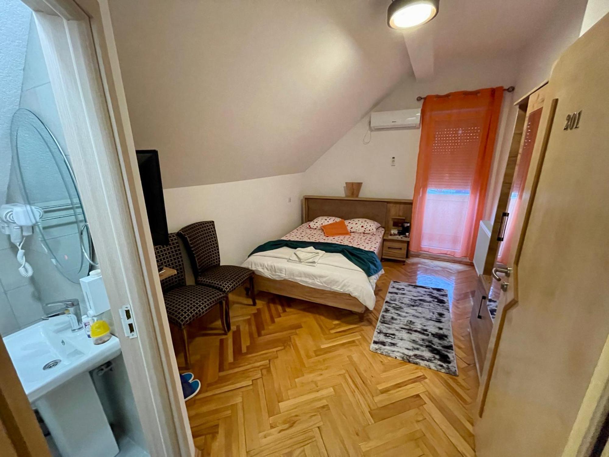 Madigan'S Hotel Kosovo Polje المظهر الخارجي الصورة