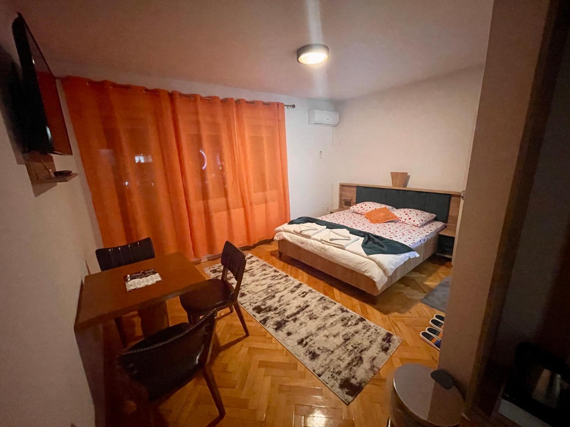 Madigan'S Hotel Kosovo Polje المظهر الخارجي الصورة