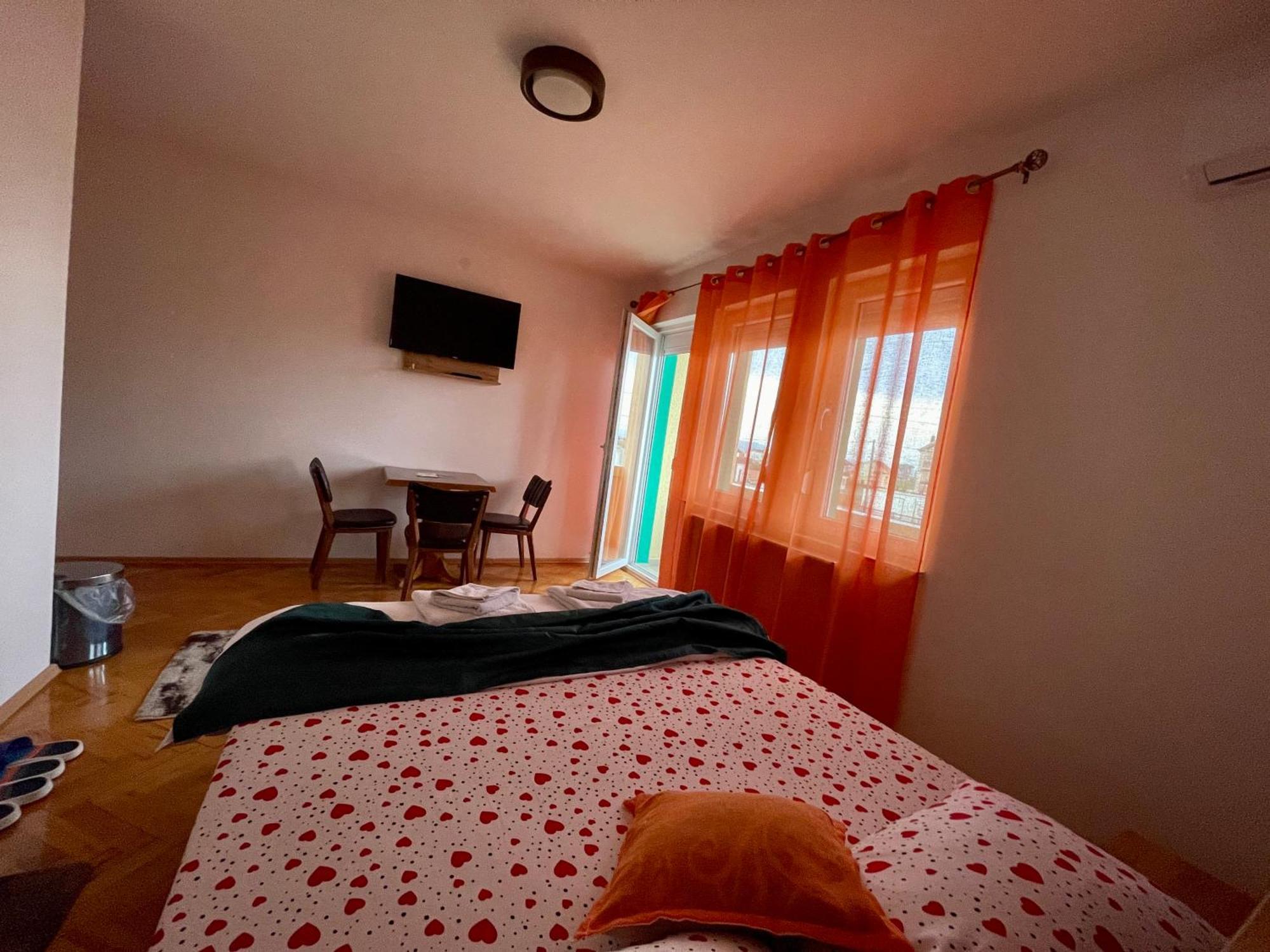 Madigan'S Hotel Kosovo Polje المظهر الخارجي الصورة